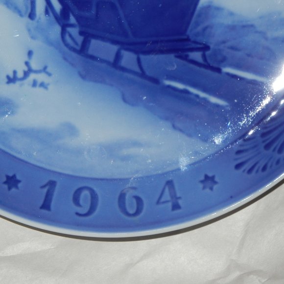 1964 ROYAL COPENHAGEN Christmas Plate  Fetching the Christmas Tree - Picture 2 of 3